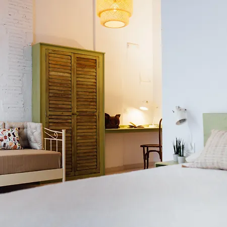 Ottoh Charm Guest house 4*